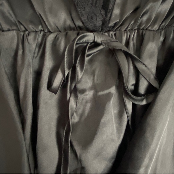 Shein Satin Top Sz Large Deep V-neck Long Sleeve Lace Trim Black - Picture 6 of 11